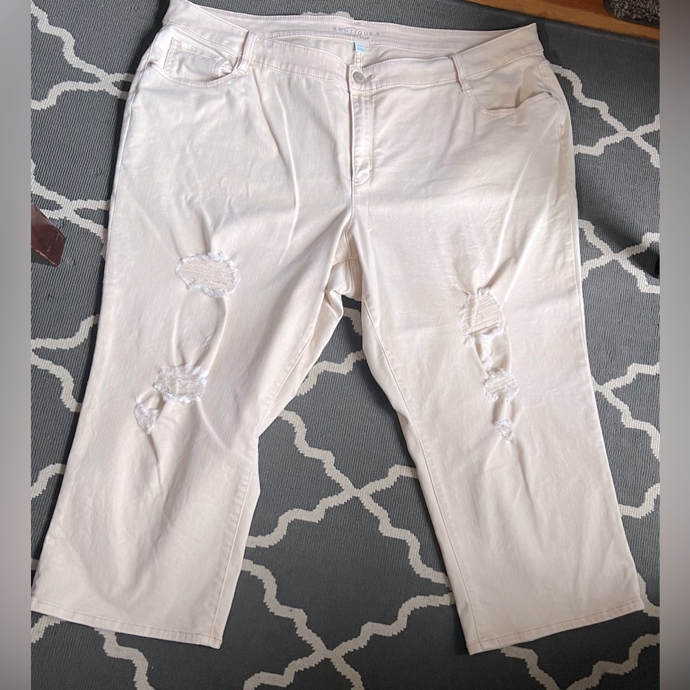 Like New Boutique Pale Pink, Skinny Crop, Ripped, Plus Size Jean Capris, Sz. 24W - Picture 2 of 6